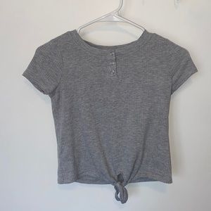 Girl’s cute cropped tshirt size medium